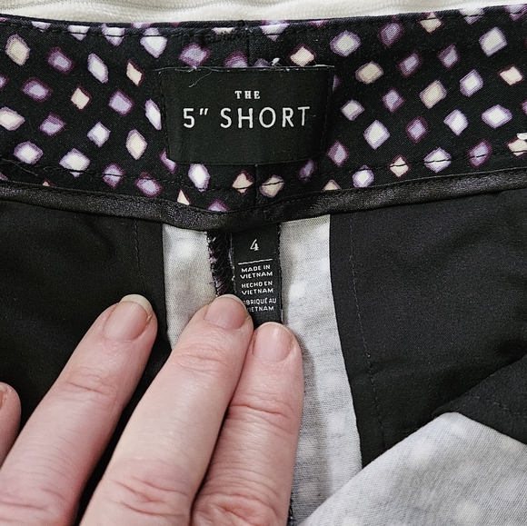 White House Black Market Polka Dot Women's Shorts. Size 4 - Picture 6 of 9